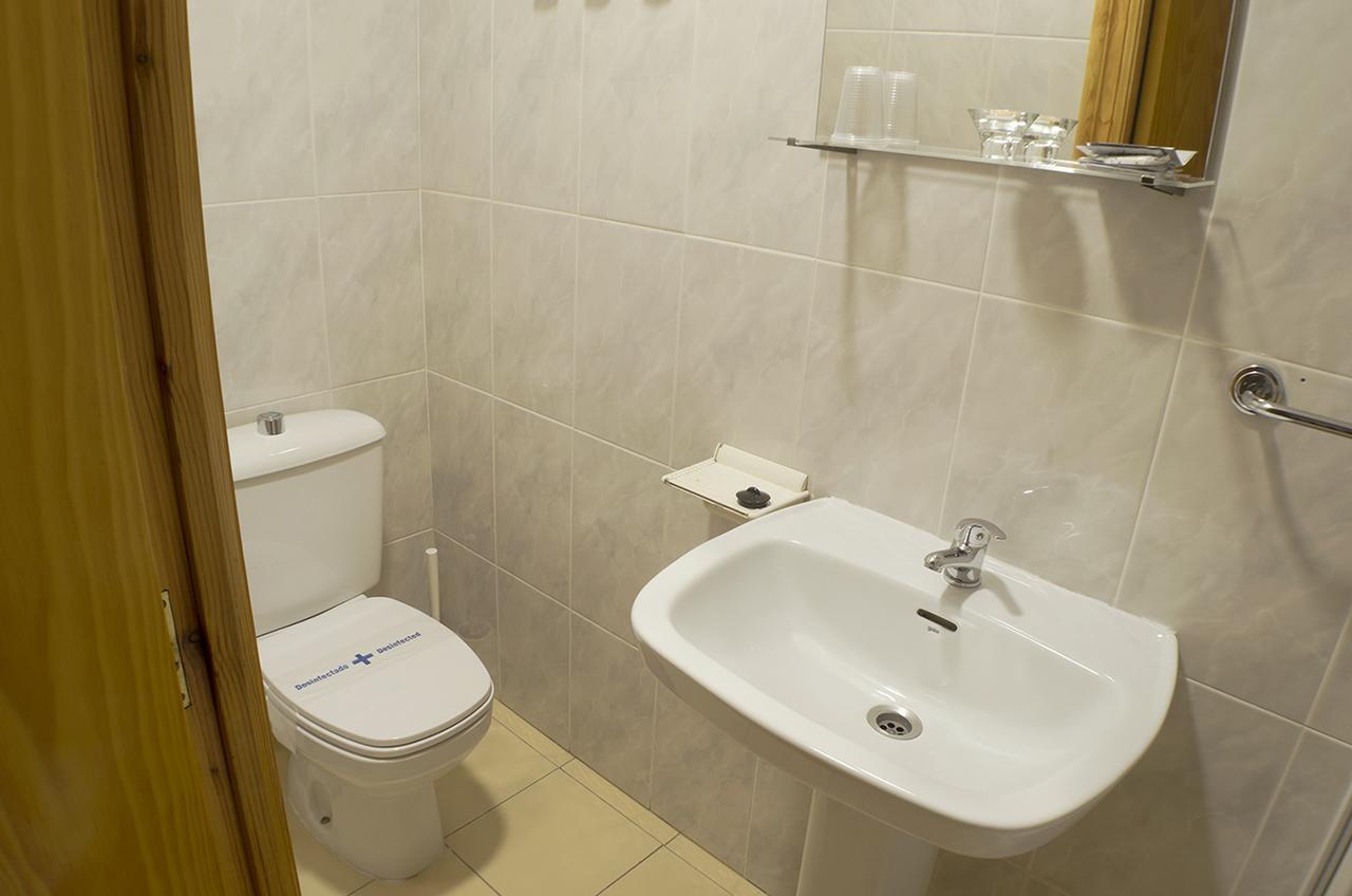 Alcañiz Hostal Los Calatravos מראה חיצוני תמונה