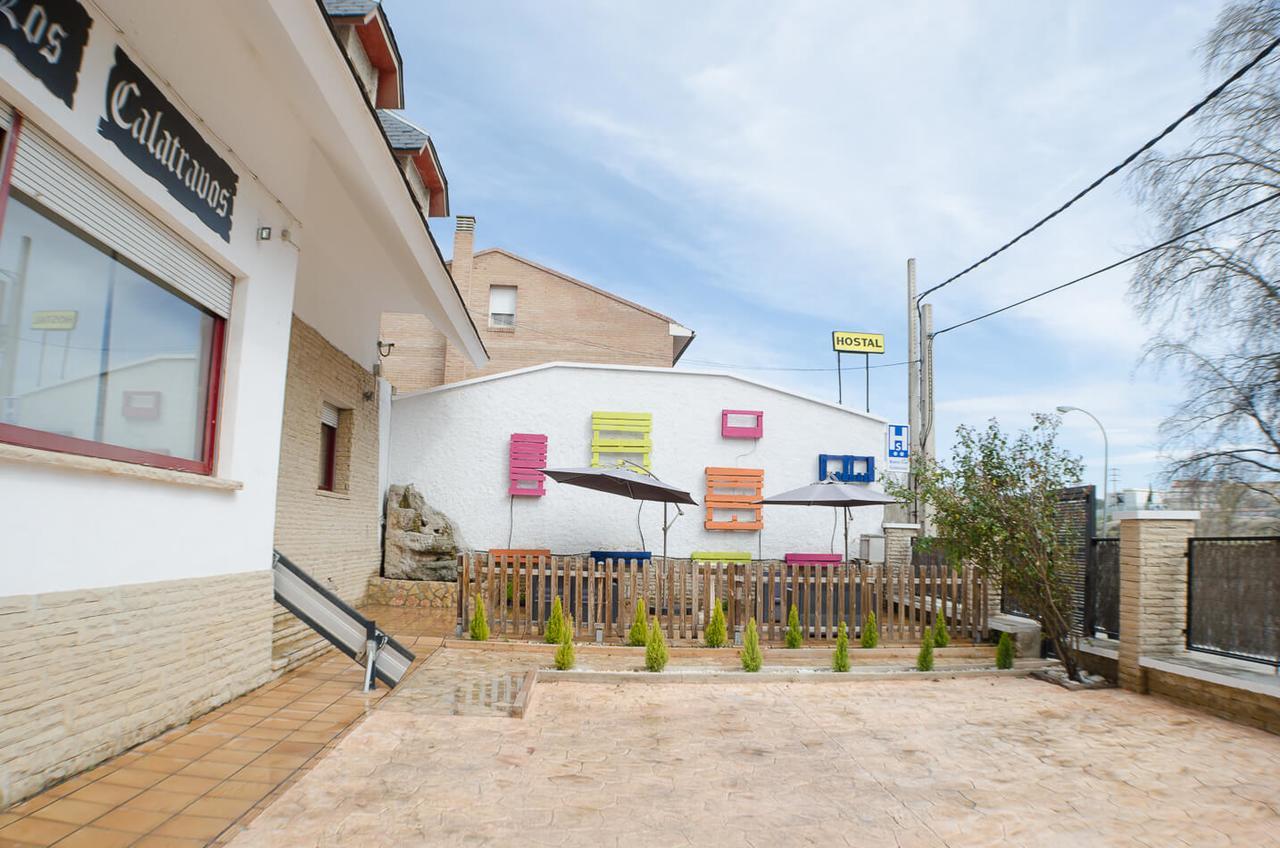 Alcañiz Hostal Los Calatravos מראה חיצוני תמונה